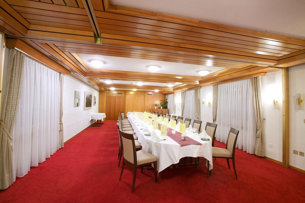 Hotel Alfa Birsfelden Esterno foto